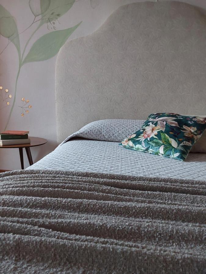 Casa Vacanze Malvarosa Casale Corte Cerro Ngoại thất bức ảnh