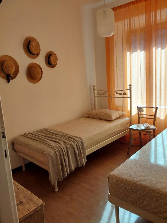 Casa Vacanze Malvarosa Casale Corte Cerro Ngoại thất bức ảnh