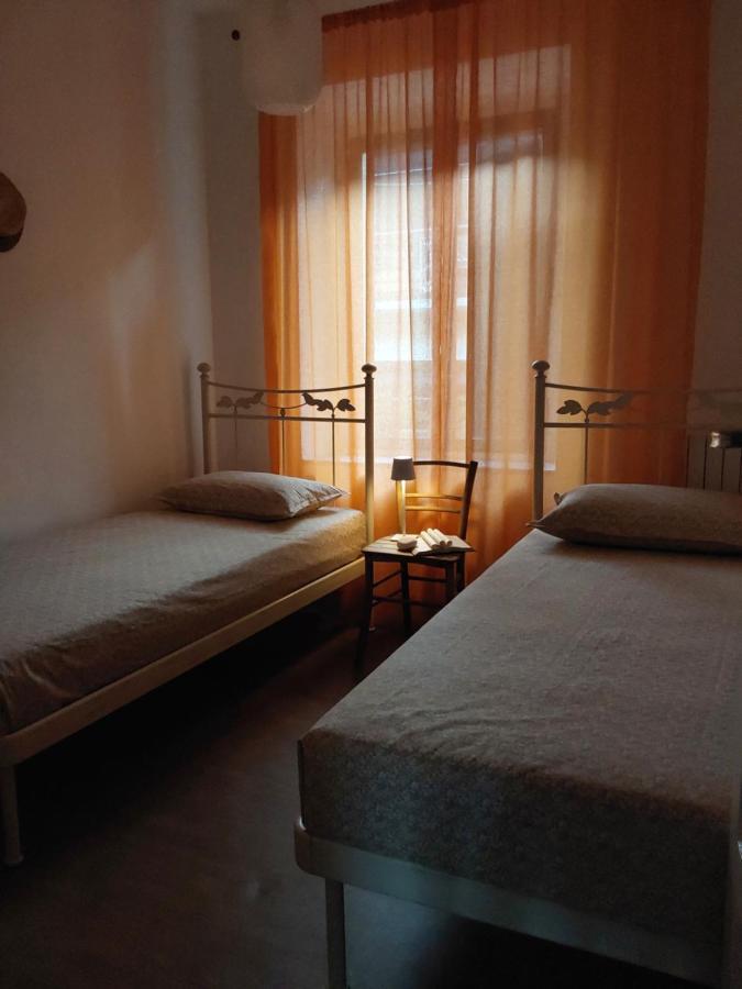 Casa Vacanze Malvarosa Casale Corte Cerro Ngoại thất bức ảnh