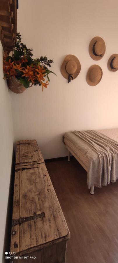 Casa Vacanze Malvarosa Casale Corte Cerro Ngoại thất bức ảnh