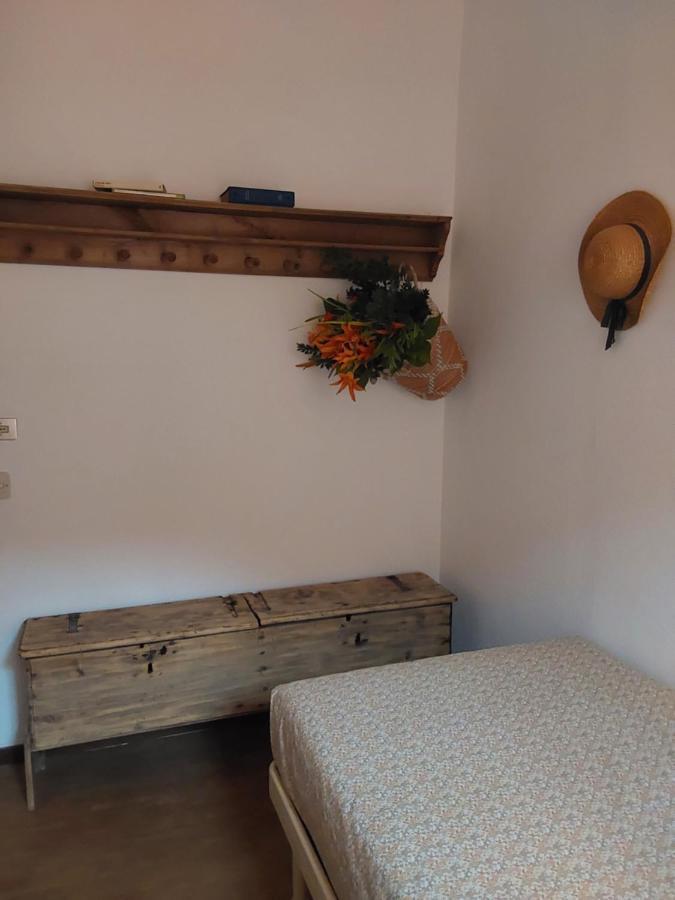 Casa Vacanze Malvarosa Casale Corte Cerro Ngoại thất bức ảnh