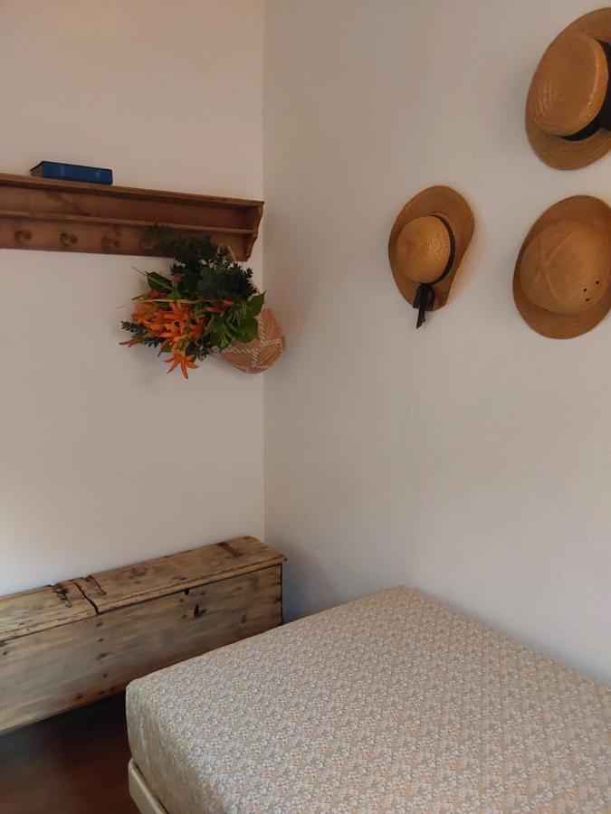 Casa Vacanze Malvarosa Casale Corte Cerro Ngoại thất bức ảnh