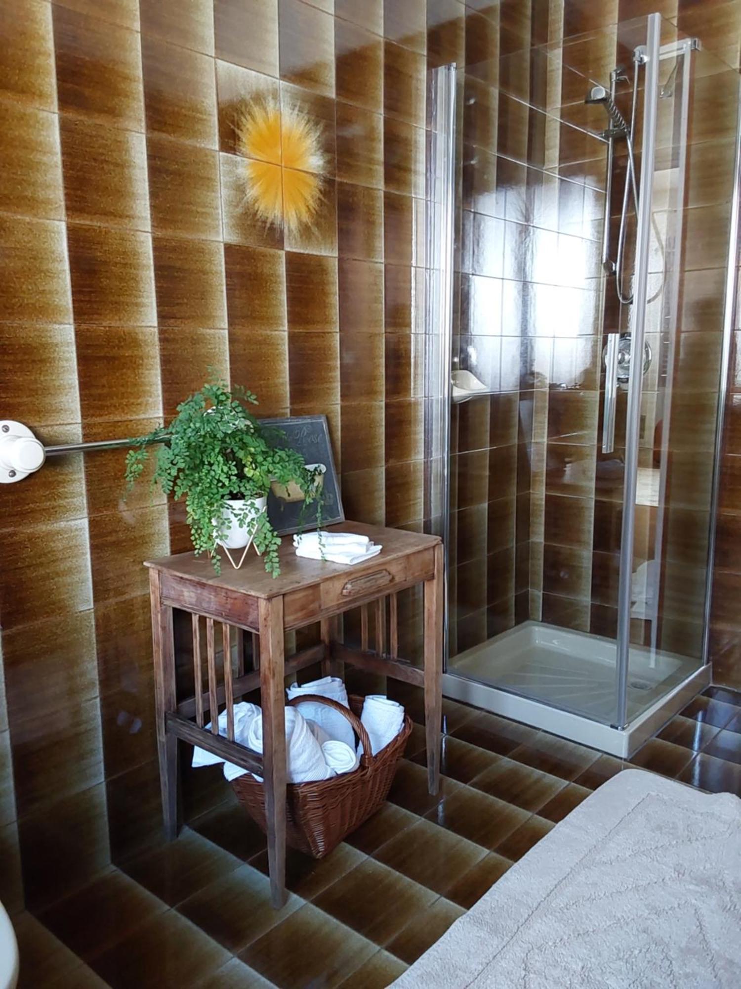 Casa Vacanze Malvarosa Casale Corte Cerro Ngoại thất bức ảnh