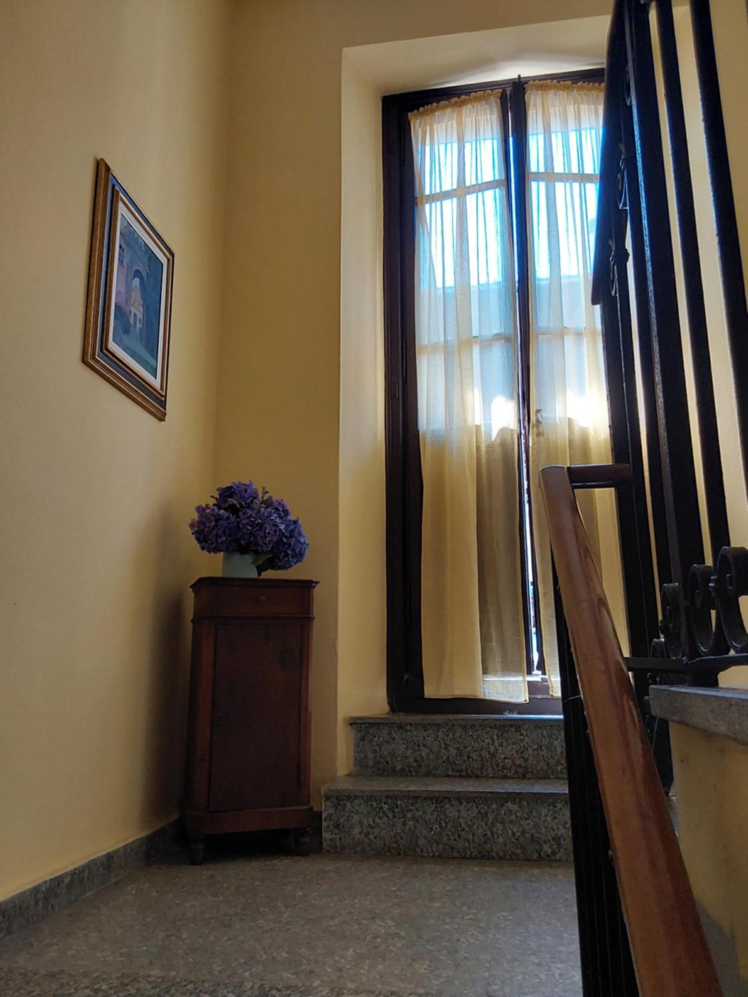 Casa Vacanze Malvarosa Casale Corte Cerro Ngoại thất bức ảnh